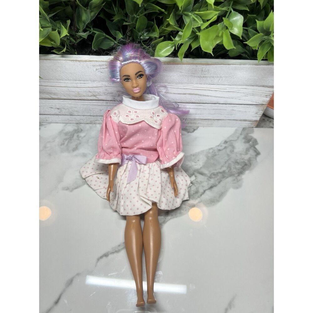 Mattel Curvy Barbie Fashionista African American Full‎ Figure Colorful Hair 2017